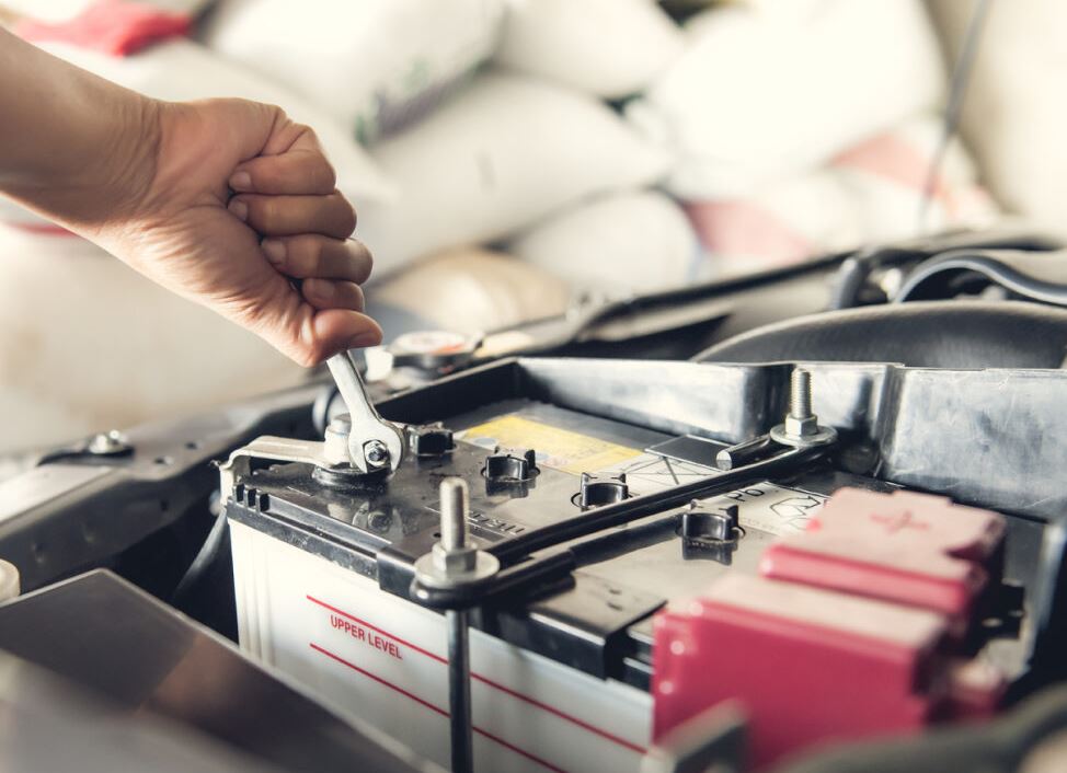 6 Signs Your Lincoln Needs a New Car Battery