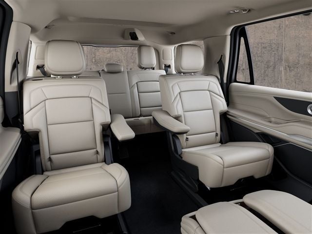 2027 Lincoln Navigator Premiere