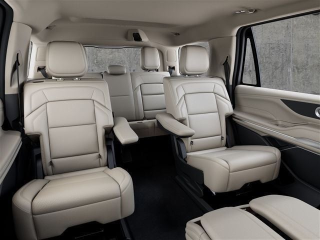 2027 Lincoln Navigator Premiere