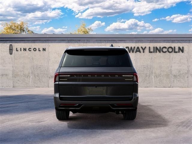2027 Lincoln Navigator Premiere