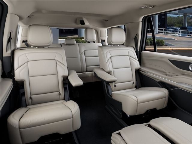 2027 Lincoln Navigator Premiere