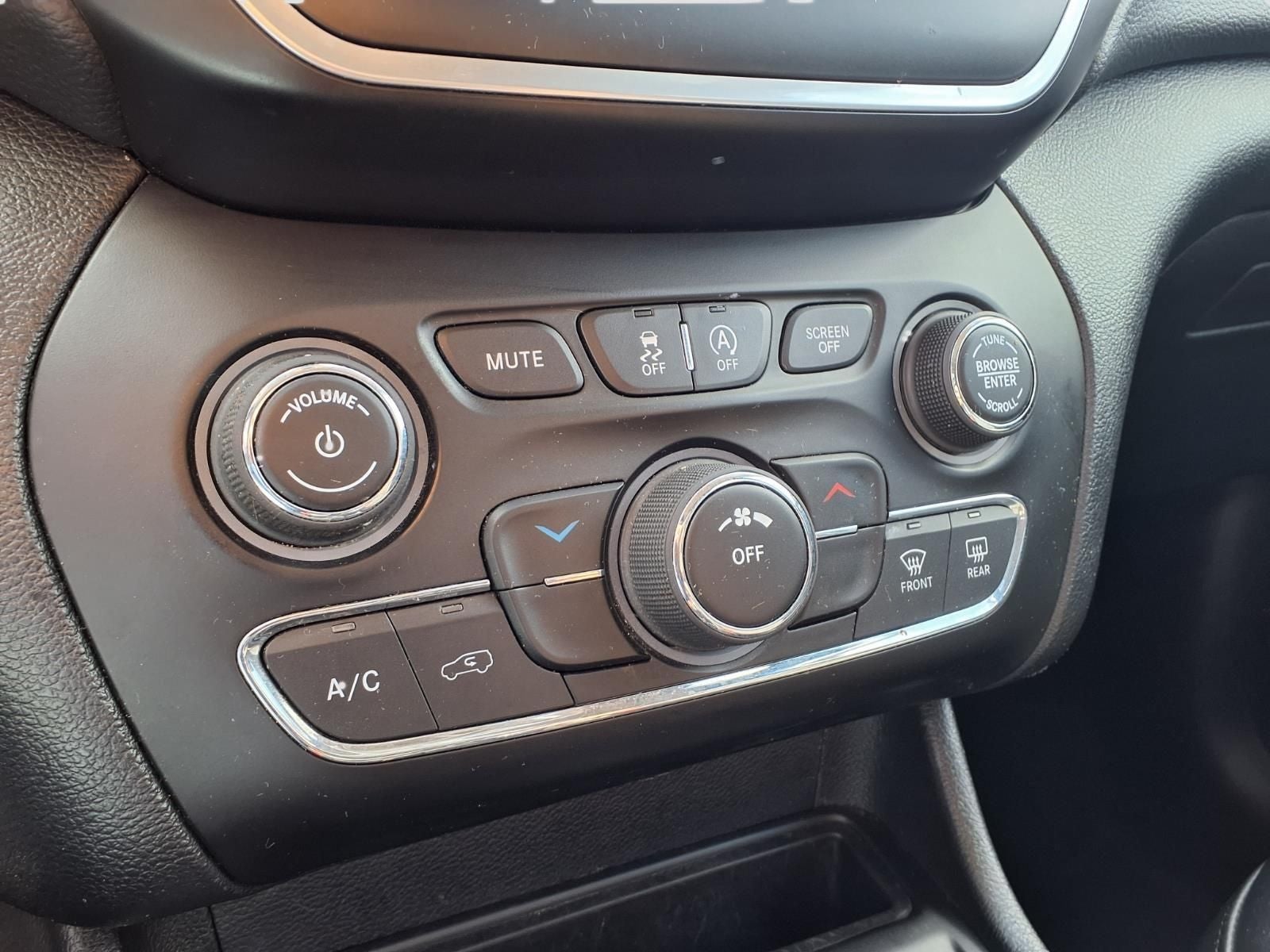 2020 Jeep Cherokee Altitude