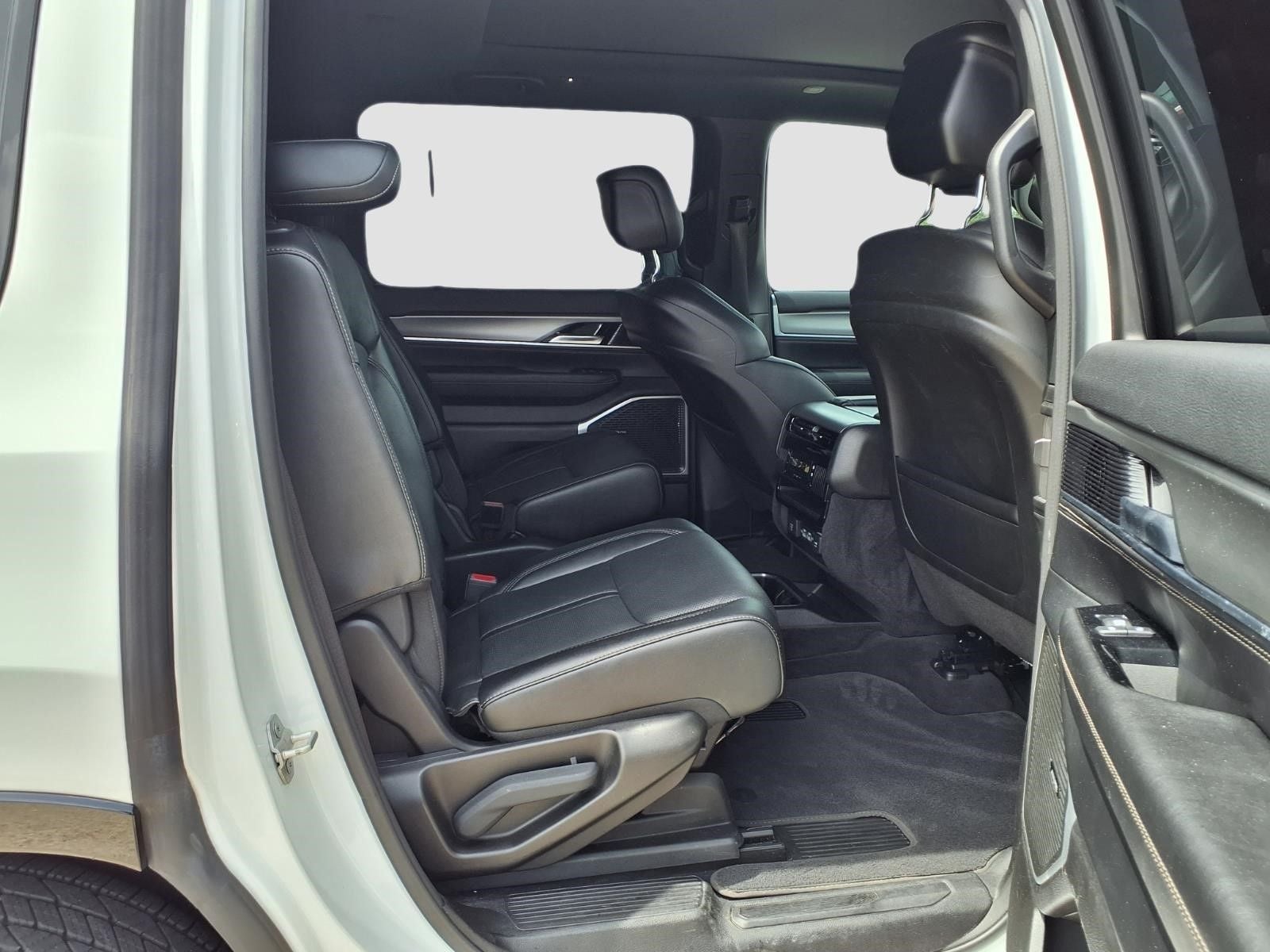 2023 Jeep Wagoneer Series II