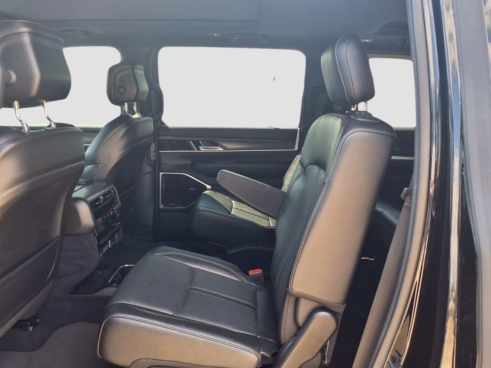 2023 Jeep Wagoneer Series III