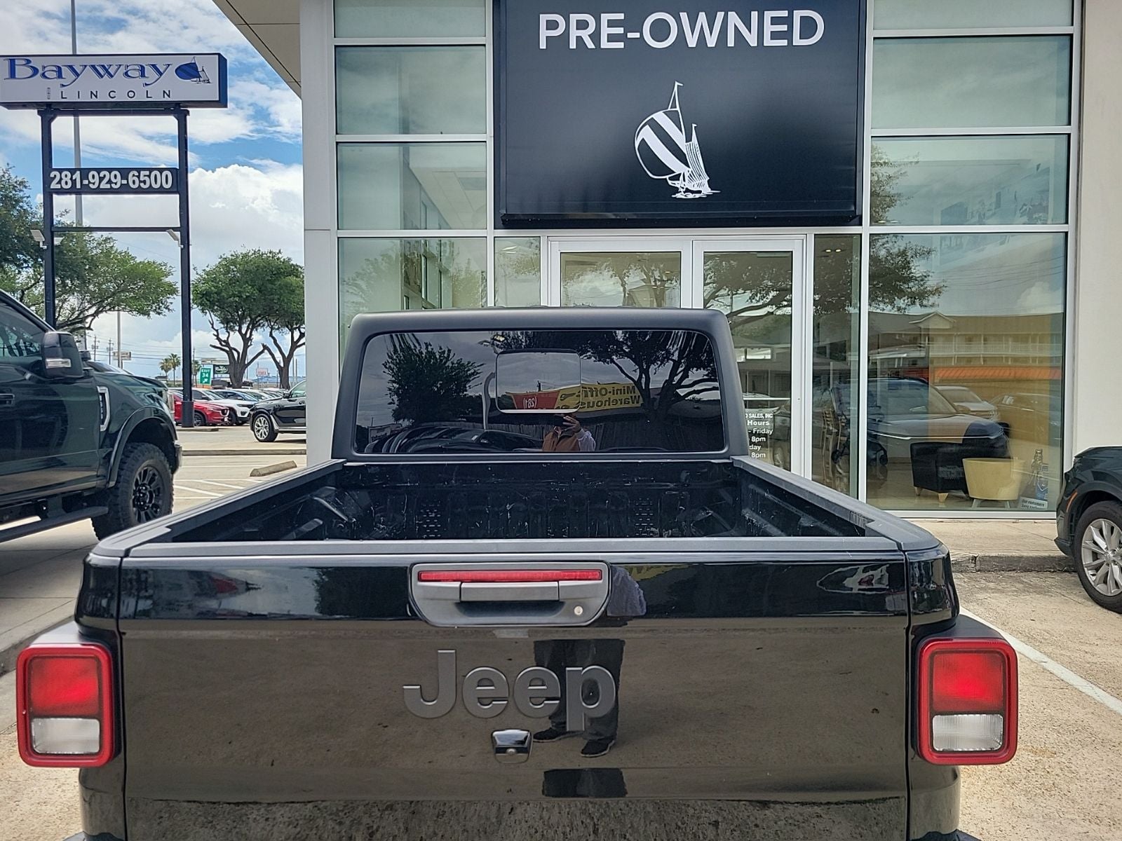 2022 Jeep Gladiator Sport