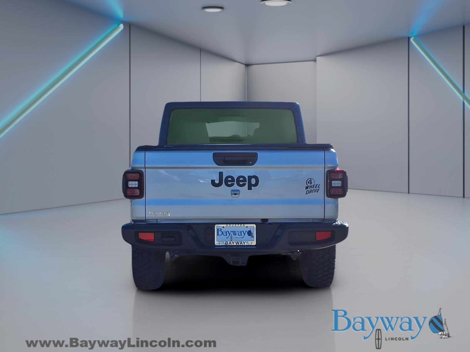 2024 Jeep Gladiator Willys photo 3