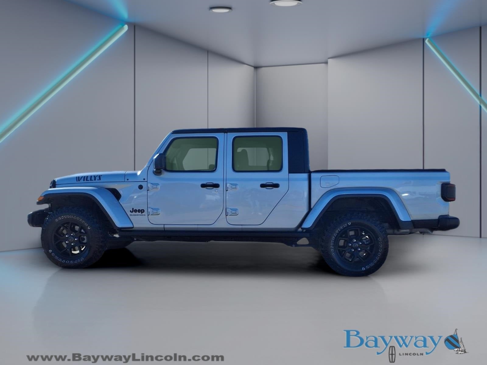 2024 Jeep Gladiator Willys photo 4