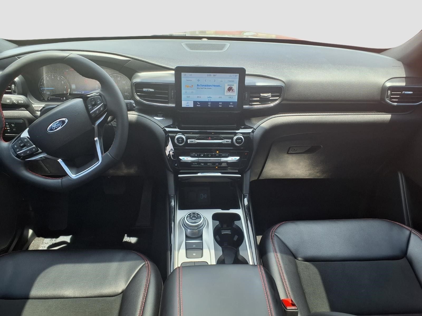 2024 Ford Explorer ST-Line