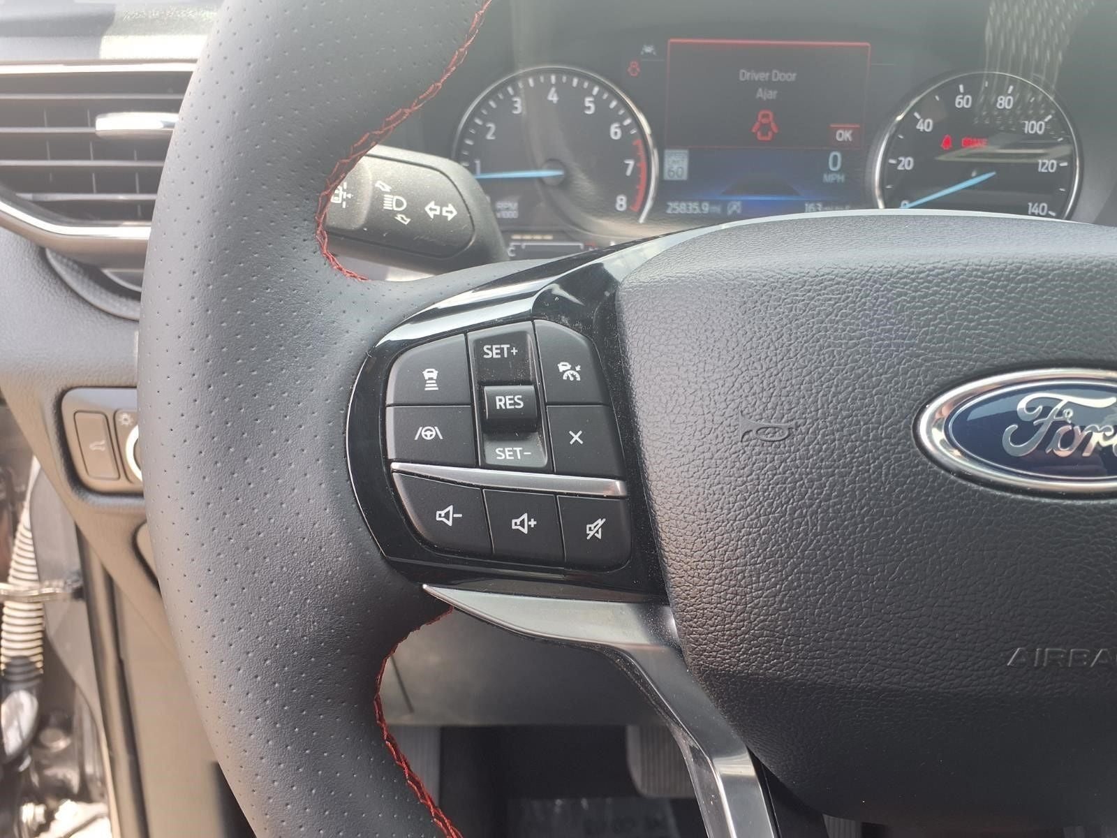 2024 Ford Explorer ST-Line