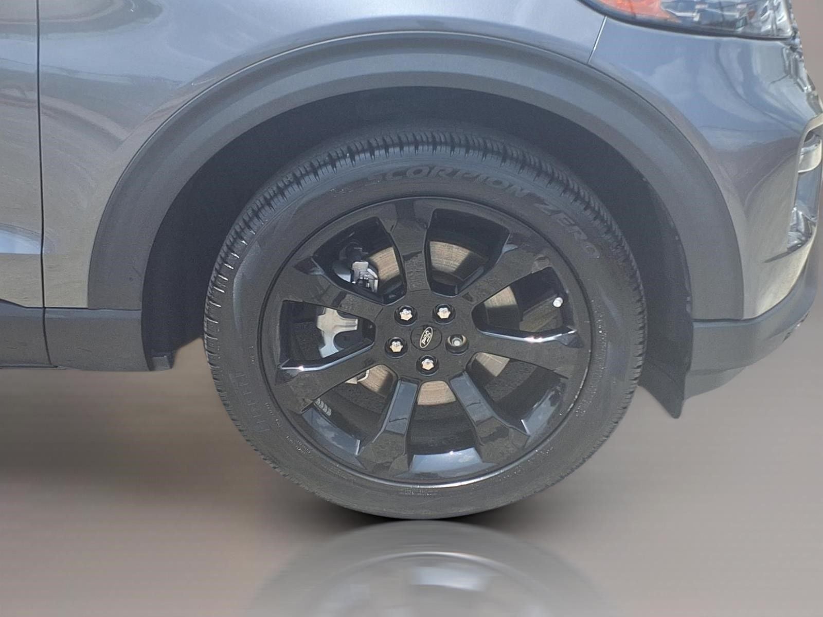 2024 Ford Explorer ST-Line