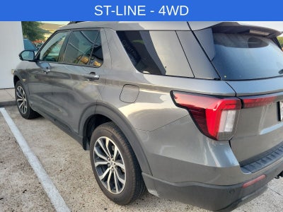 2025 Ford Explorer ST-Line