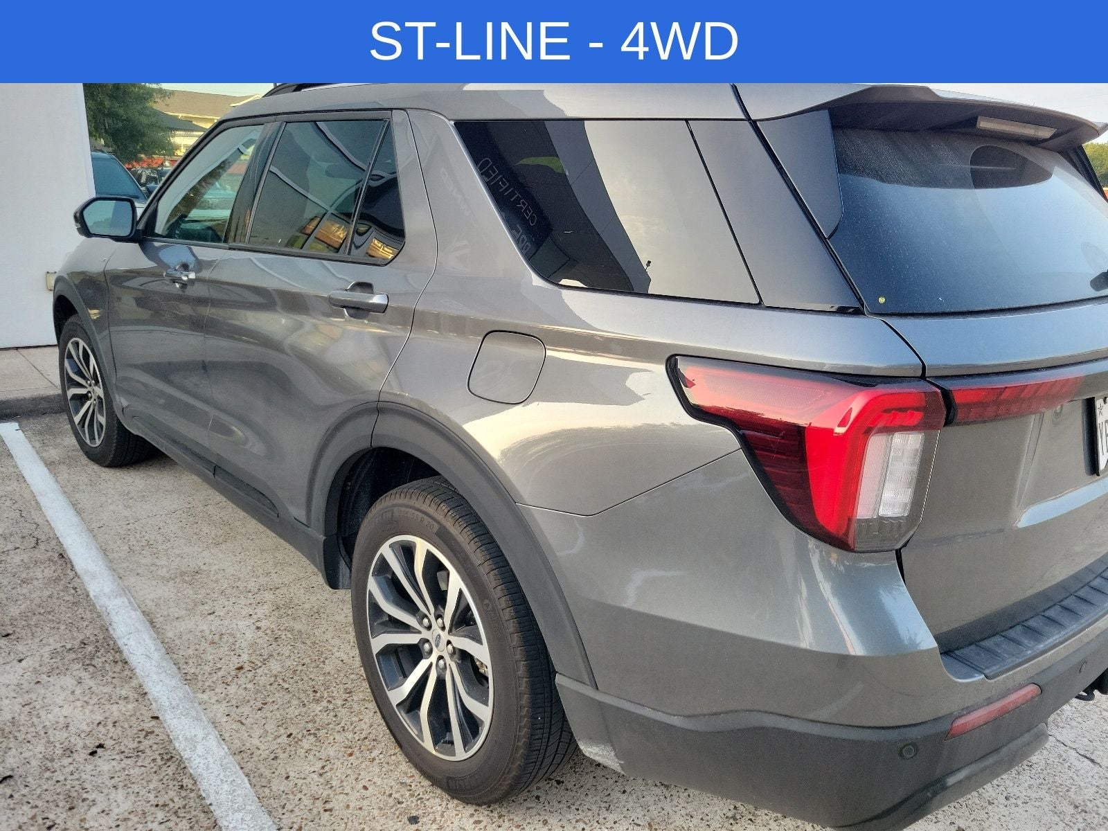 2025 Ford Explorer ST-Line