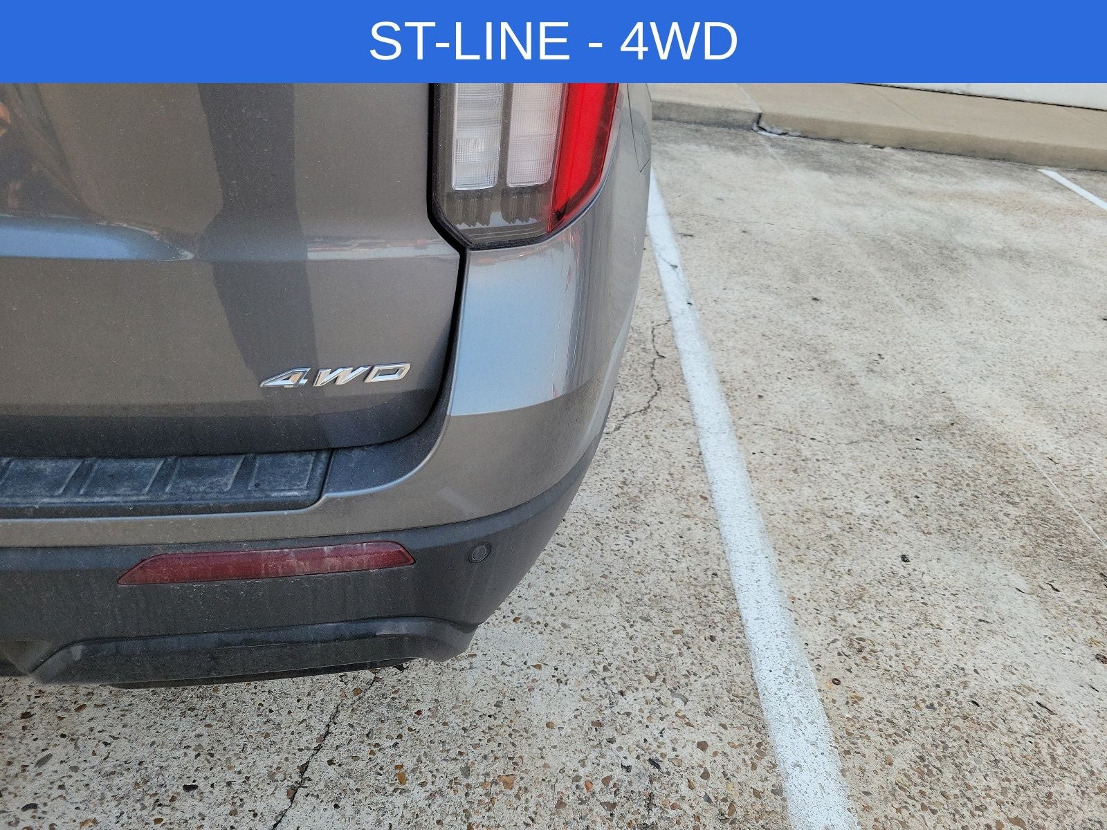 2025 Ford Explorer ST-Line