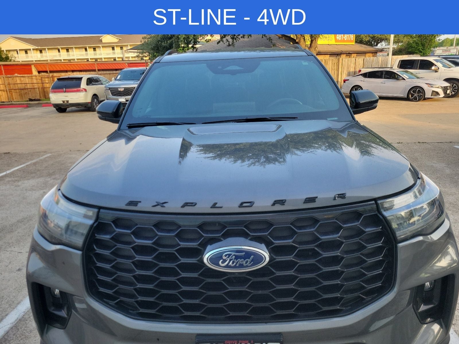 2025 Ford Explorer ST-Line