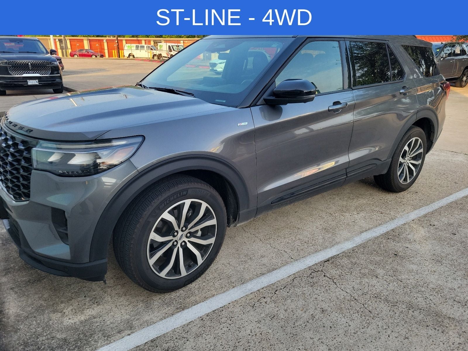 2025 Ford Explorer ST-Line