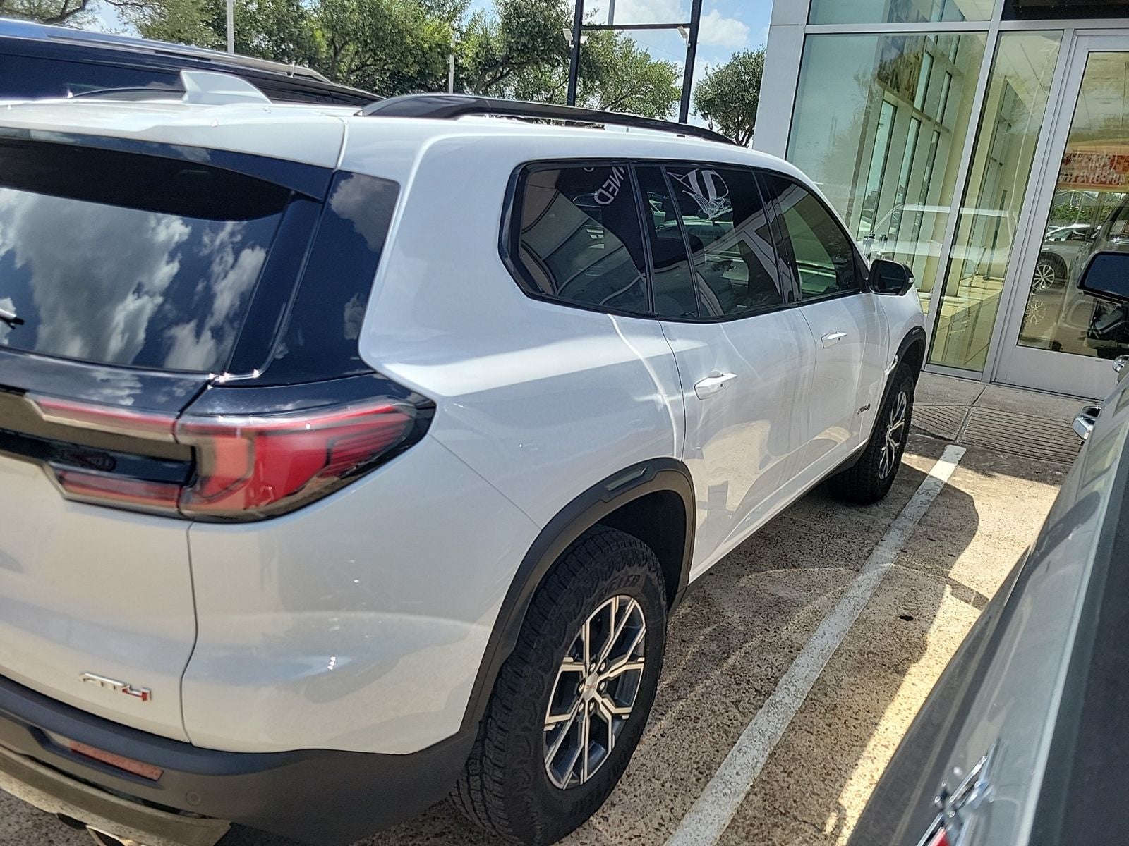 2025 GMC Acadia AT4