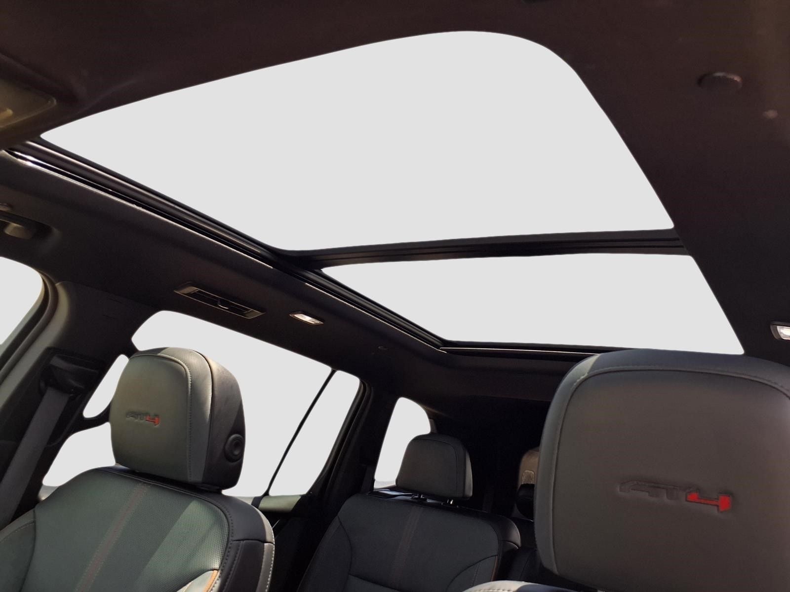 2025 GMC Acadia AT4