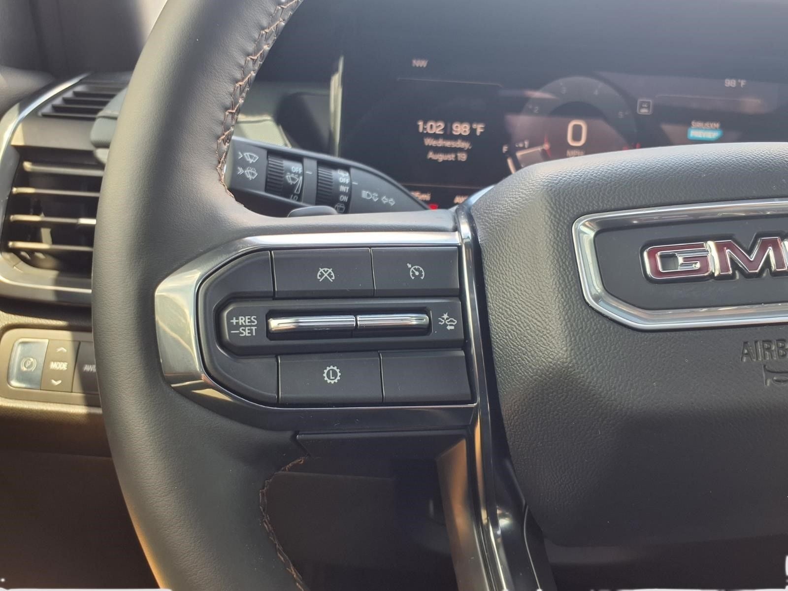 2025 GMC Acadia AT4