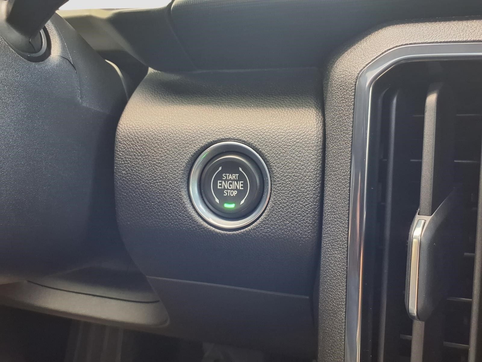 2025 GMC Acadia AT4