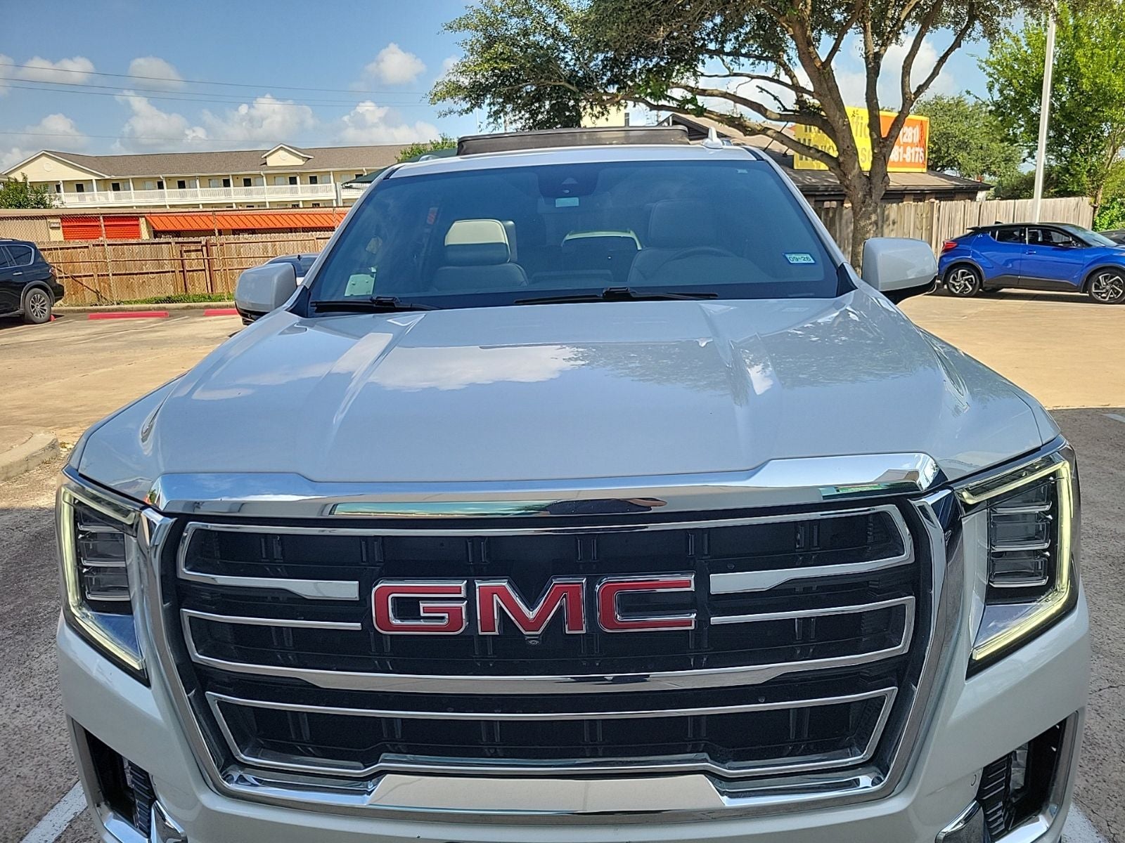 2023 GMC Yukon XL SLT