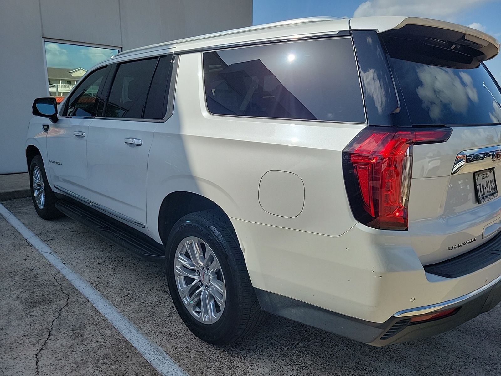 2023 GMC Yukon XL SLT