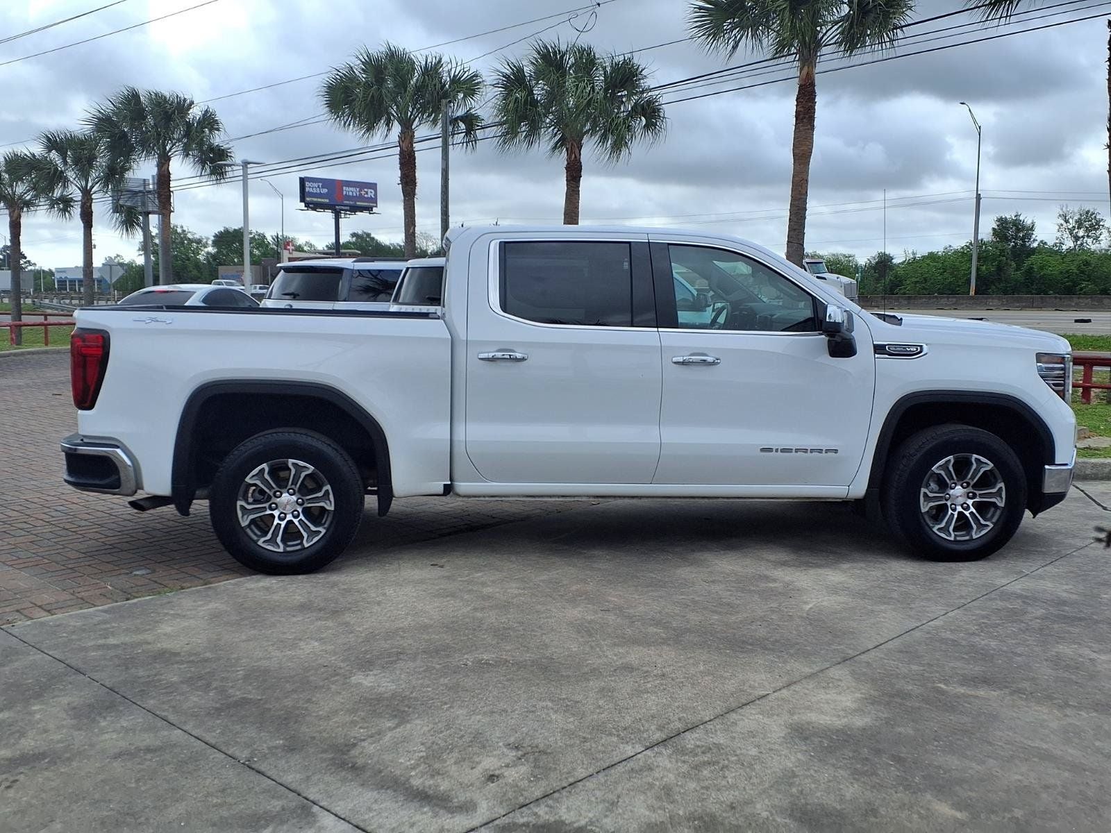 2025 GMC Sierra 1500 SLT
