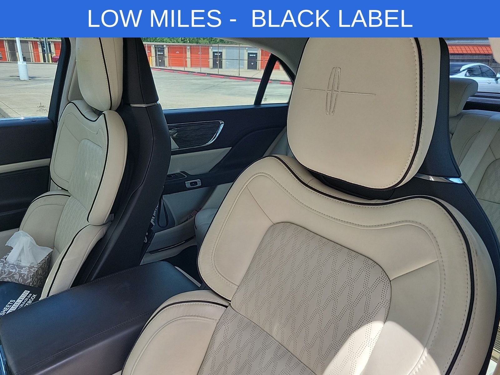2017 Lincoln Continental Black Label