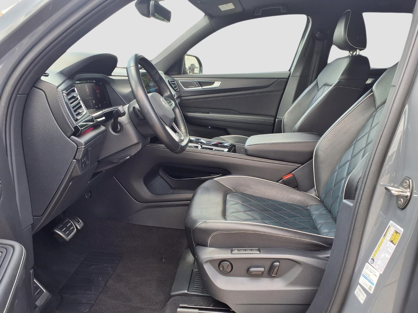 2024 Volkswagen Atlas Cross Sport 2.0T SEL Premium R-Line