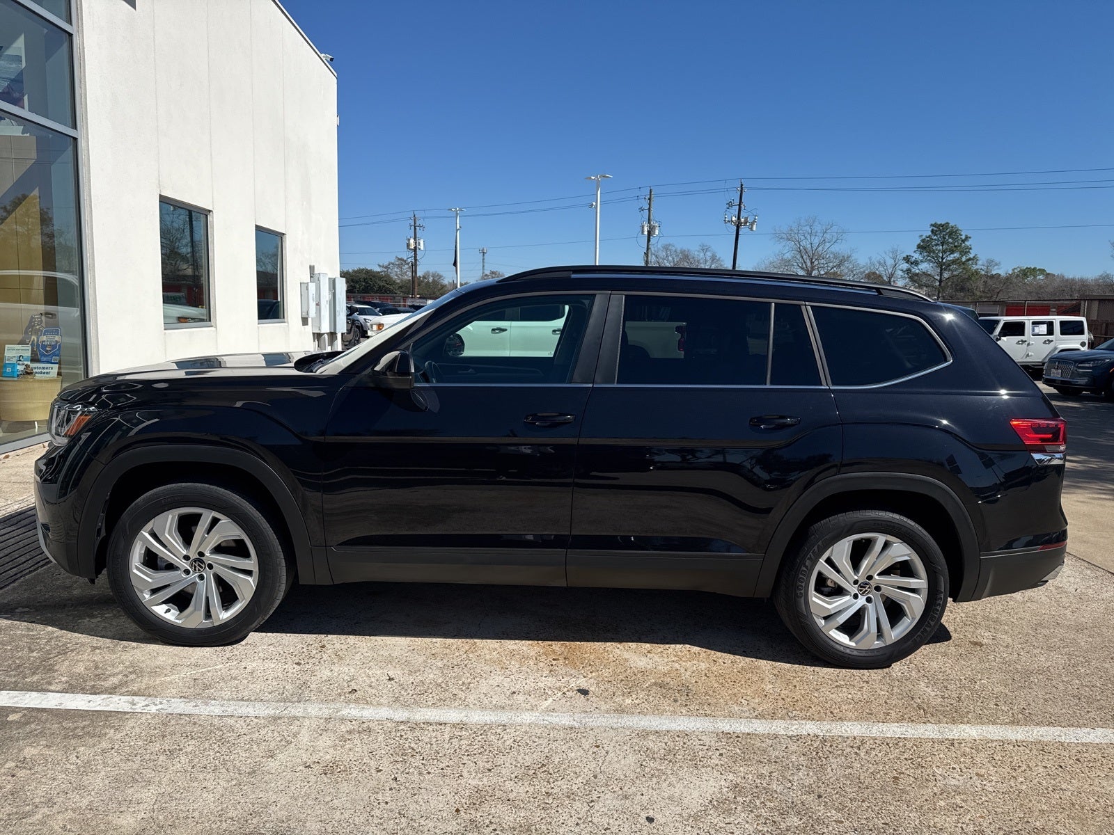 2023 Volkswagen Atlas 3.6L V6 SE w/Technology