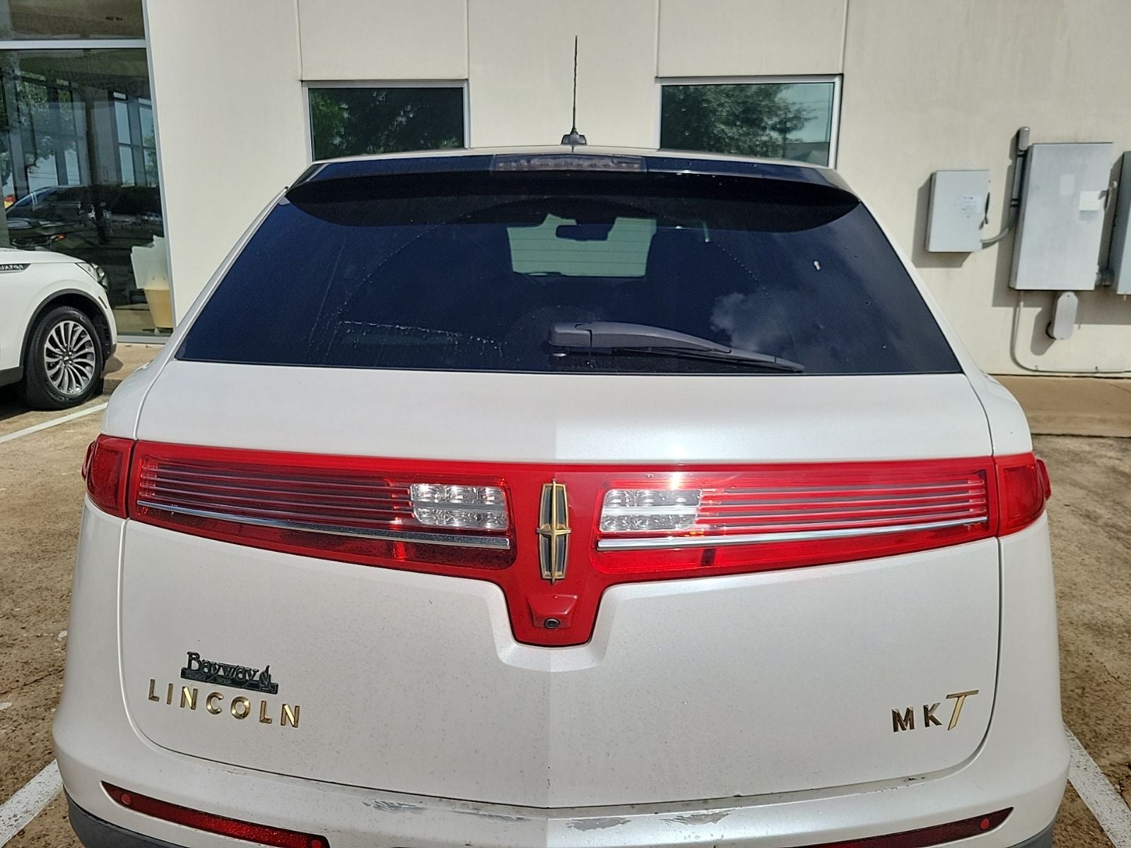 2010 Lincoln MKT Base