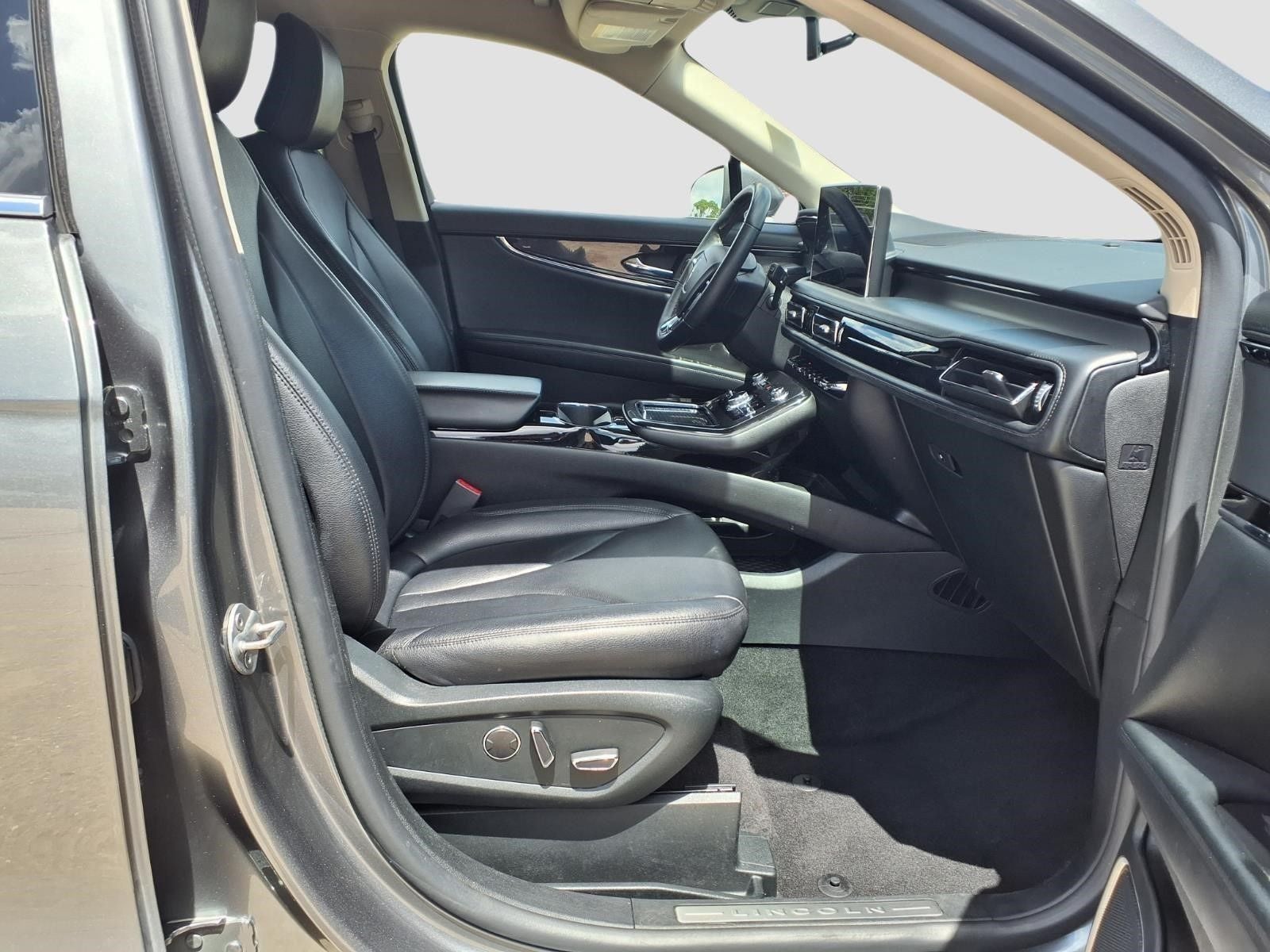 2022 Lincoln Nautilus Standard