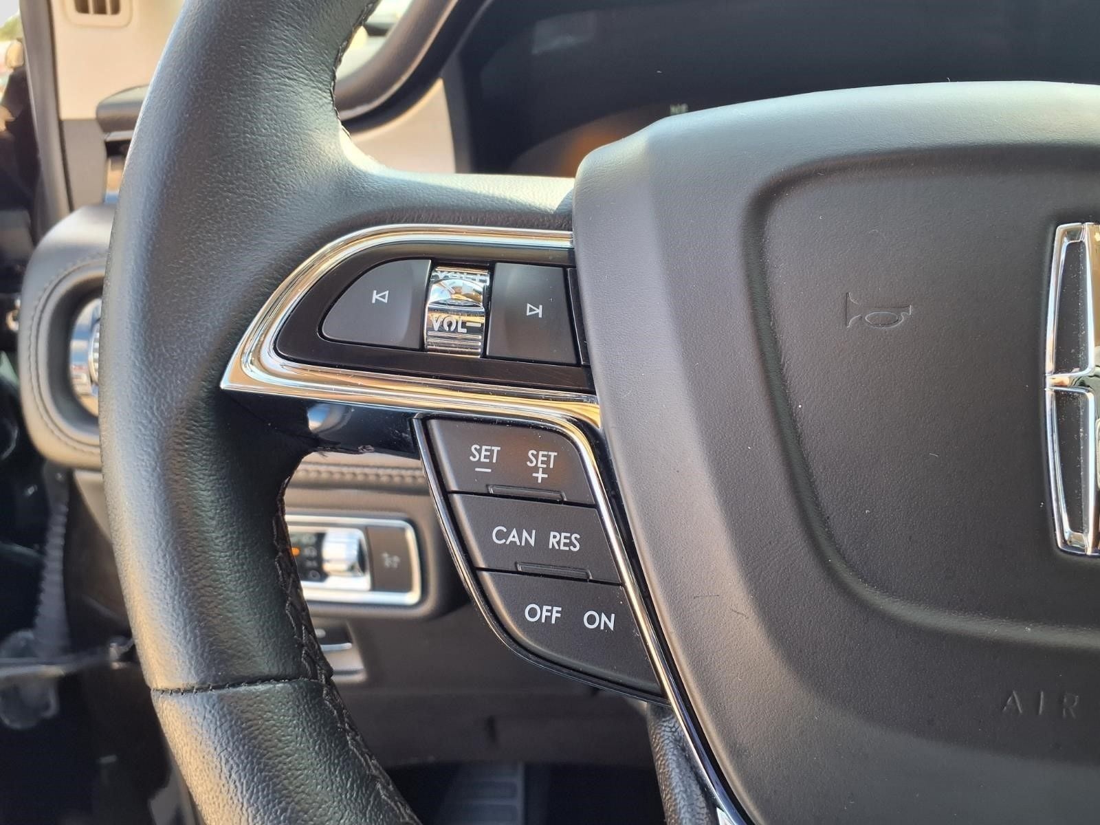 2023 Lincoln Nautilus Standard