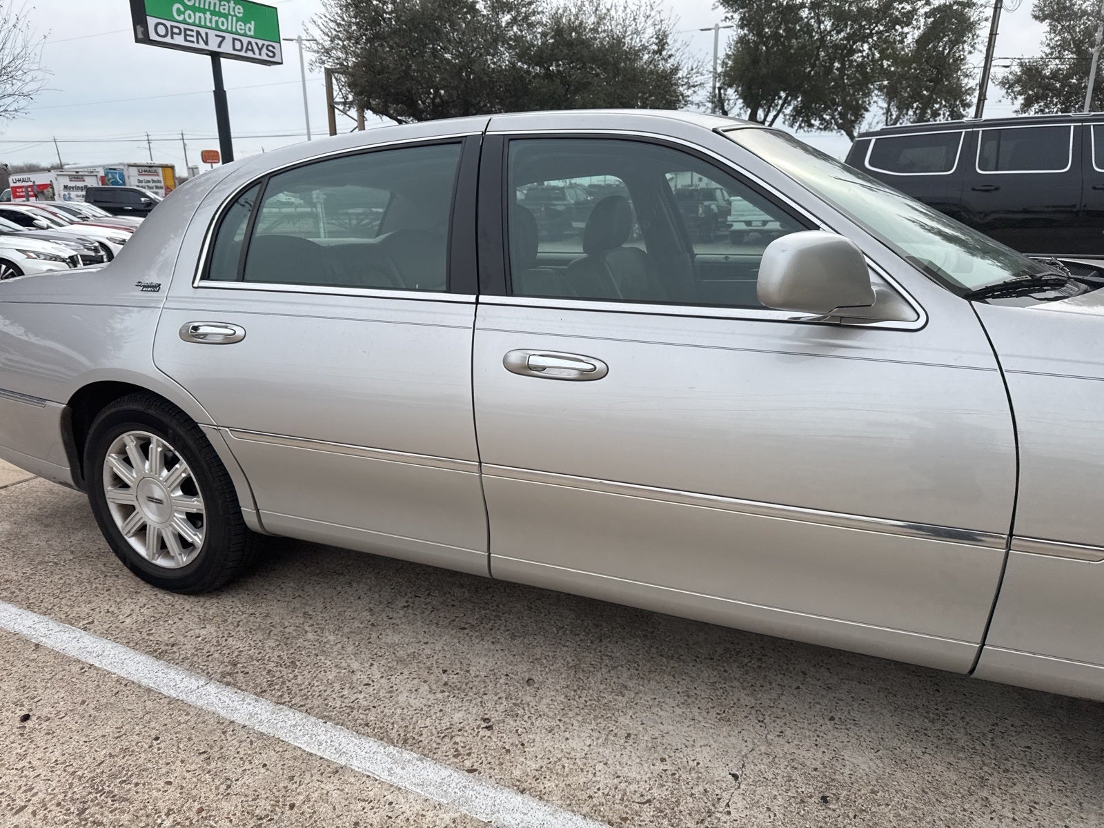 2009 Lincoln Town Car Signature Limited