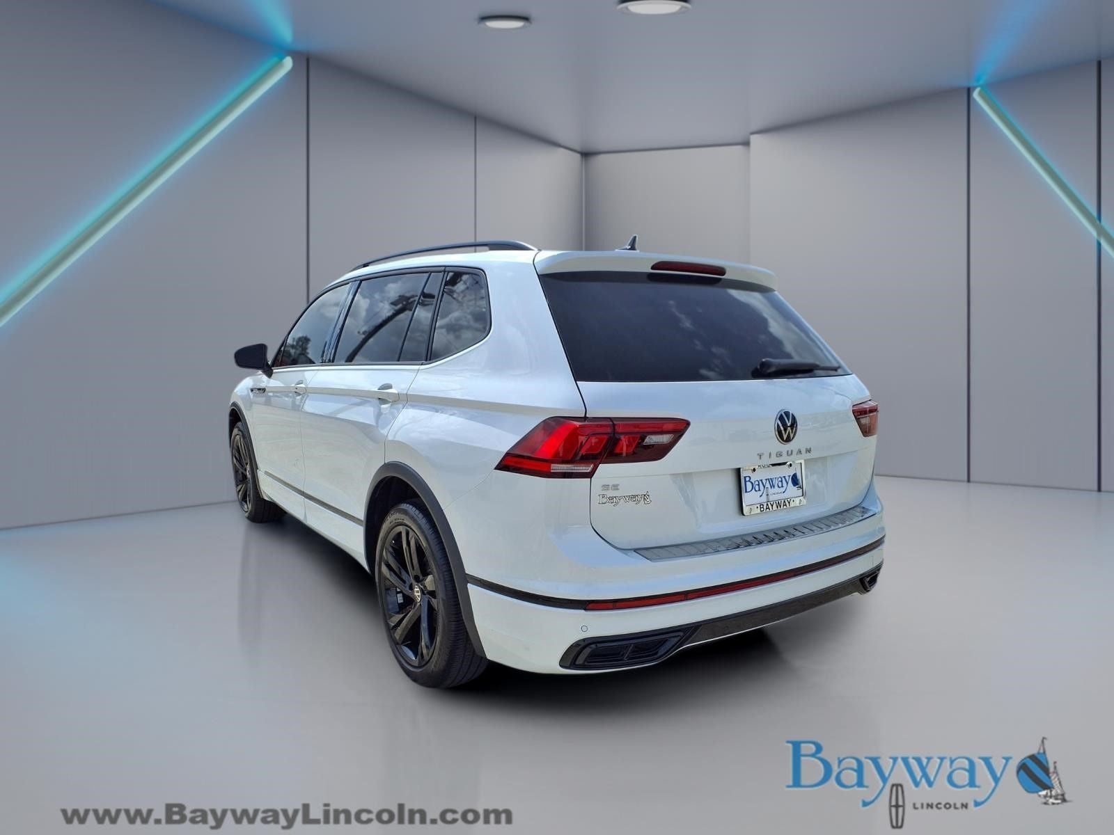 2024 Volkswagen Tiguan 2.0T SE R-Line Black
