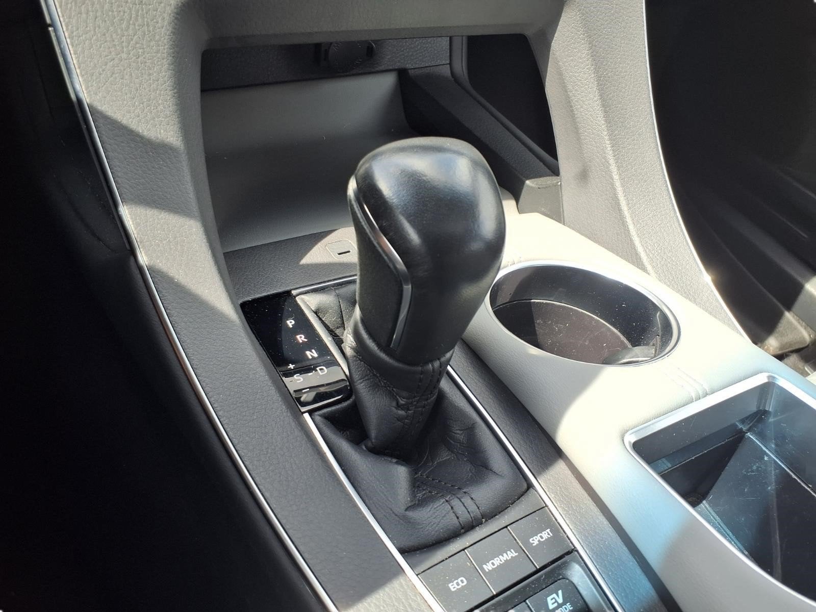2020 Toyota Avalon Hybrid XLE Plus