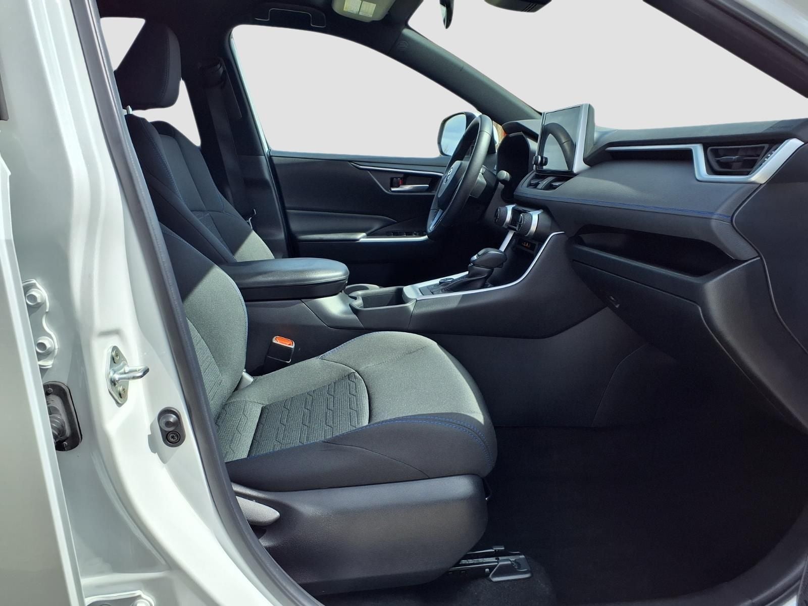 2023 Toyota RAV4 Hybrid SE