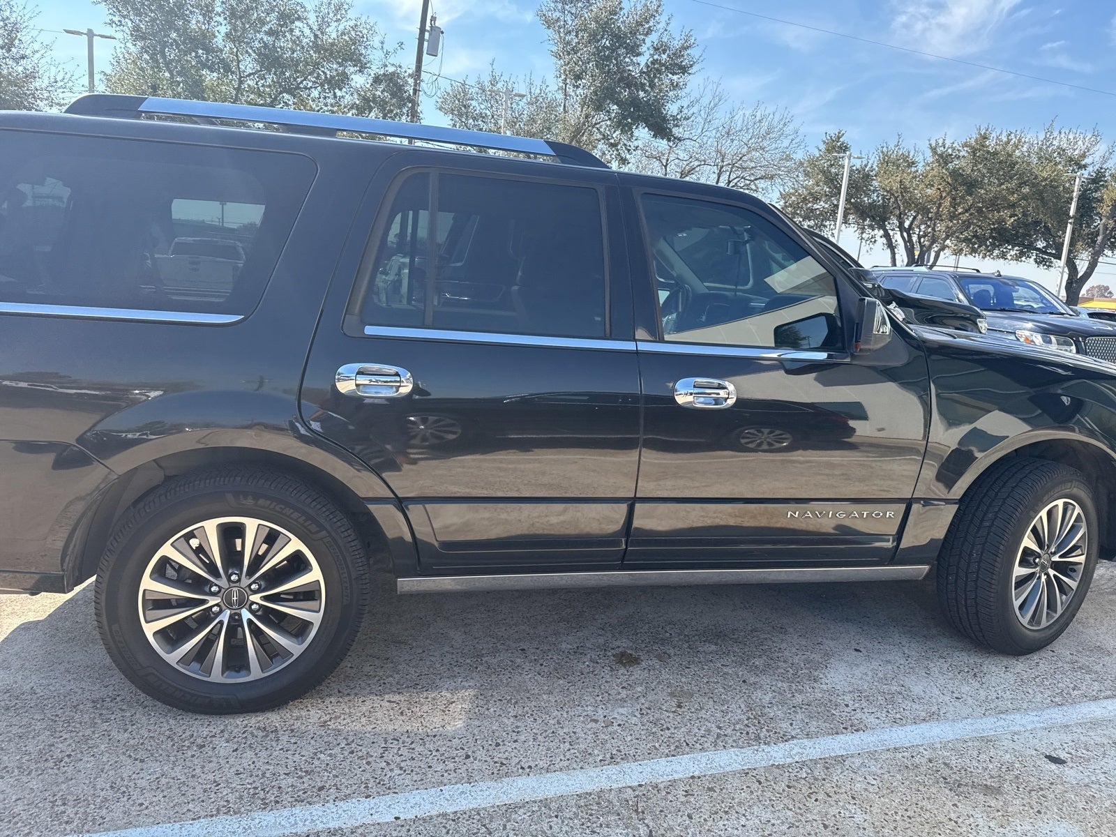 2015 Lincoln Navigator Base