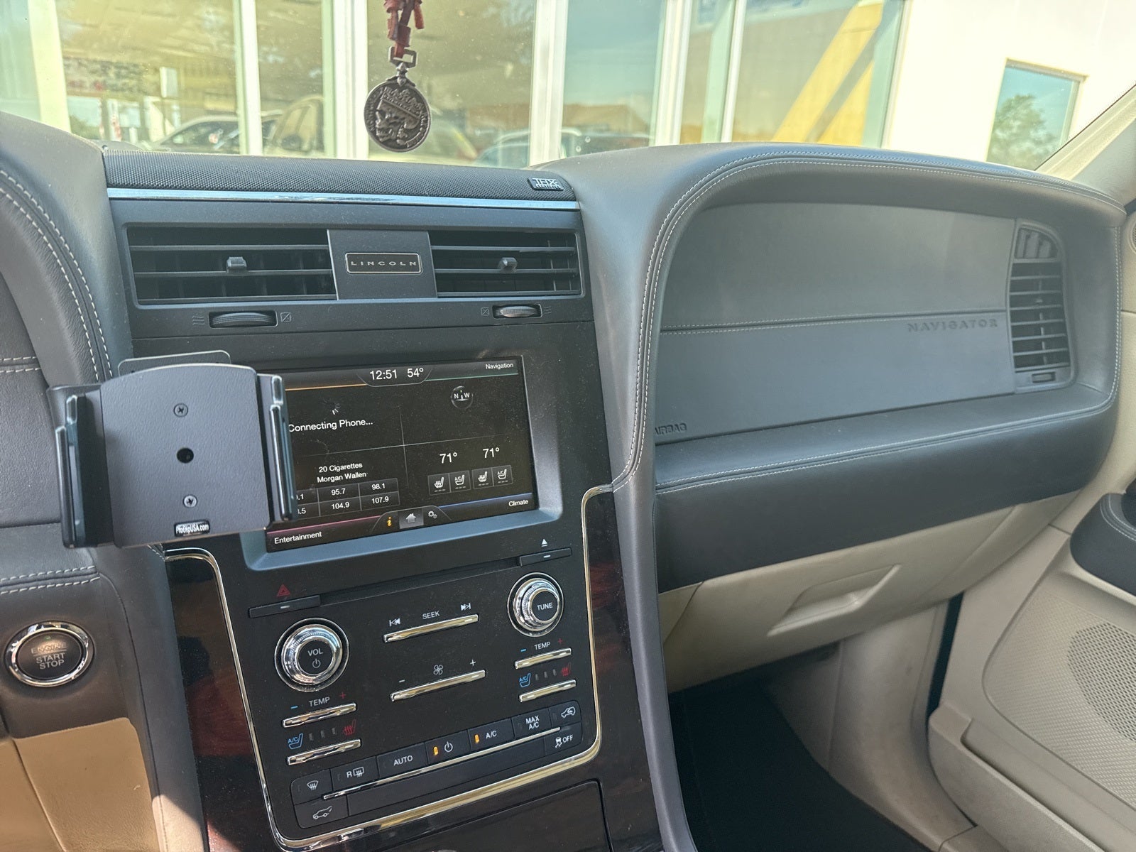 2015 Lincoln Navigator Base