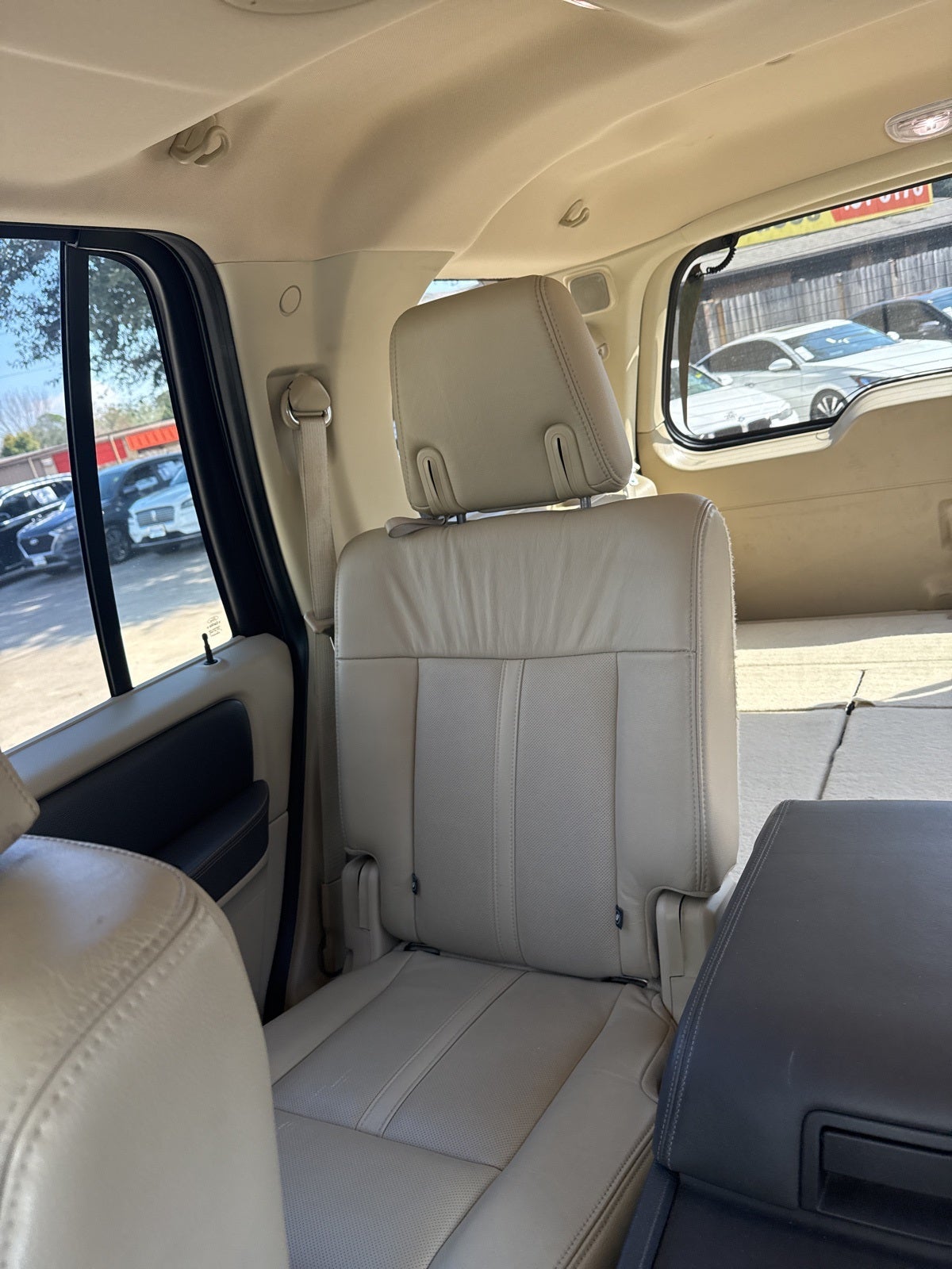 2015 Lincoln Navigator Base