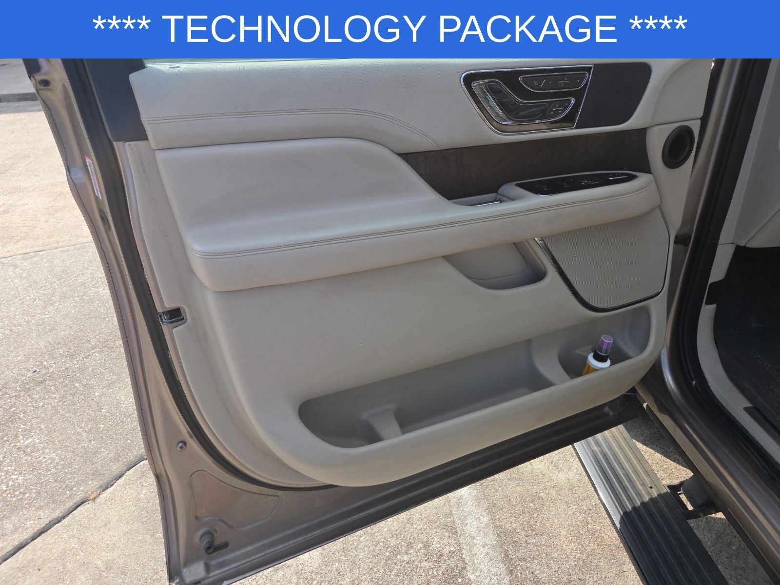 2019 Lincoln Navigator Select