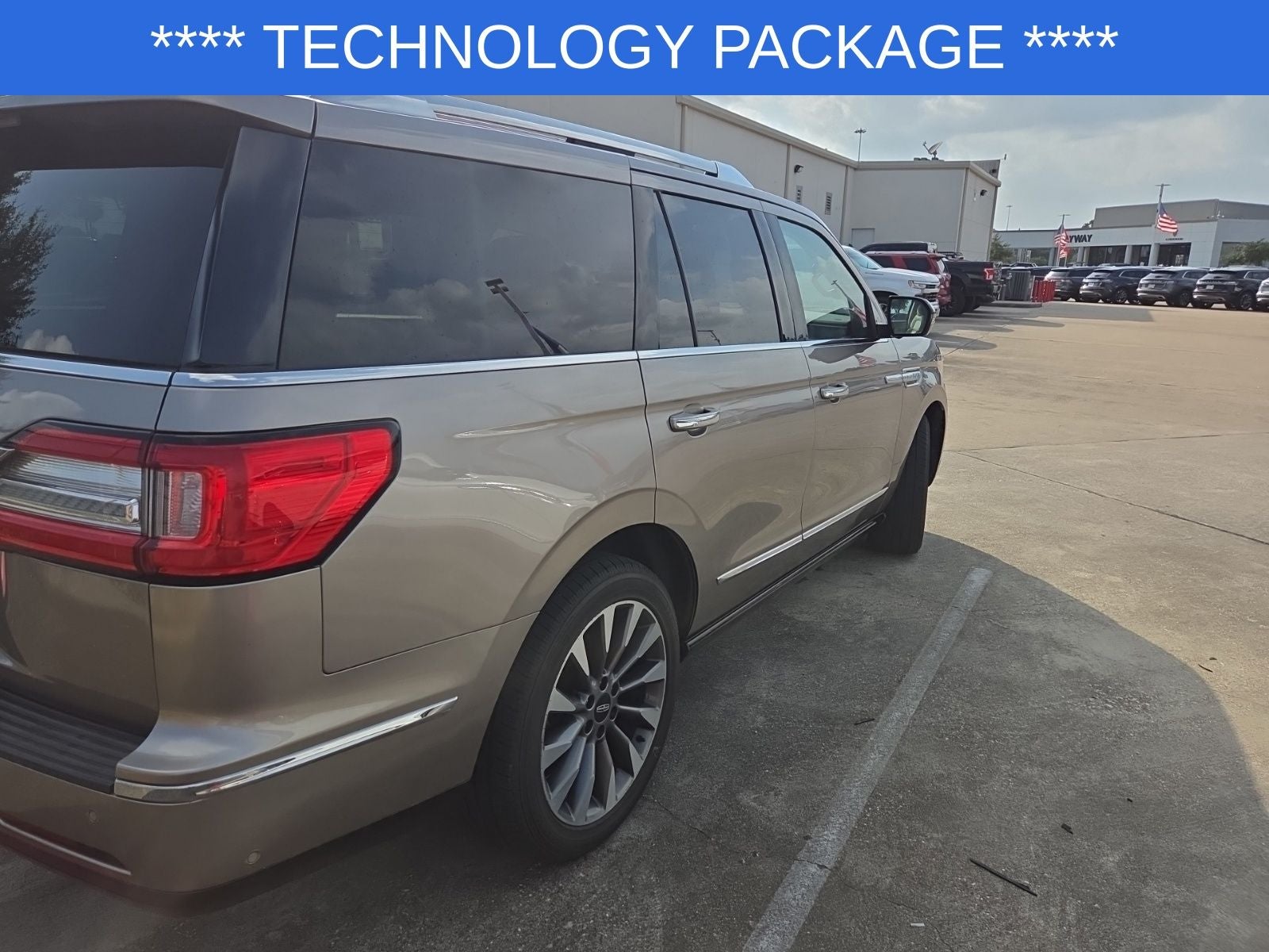 2019 Lincoln Navigator Select