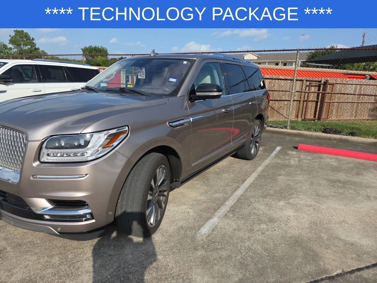 2019 Lincoln Navigator Select