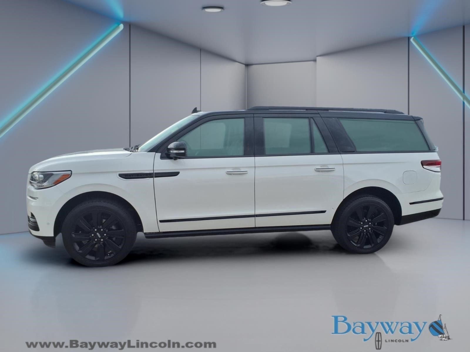 2023 Lincoln Navigator L Reserve