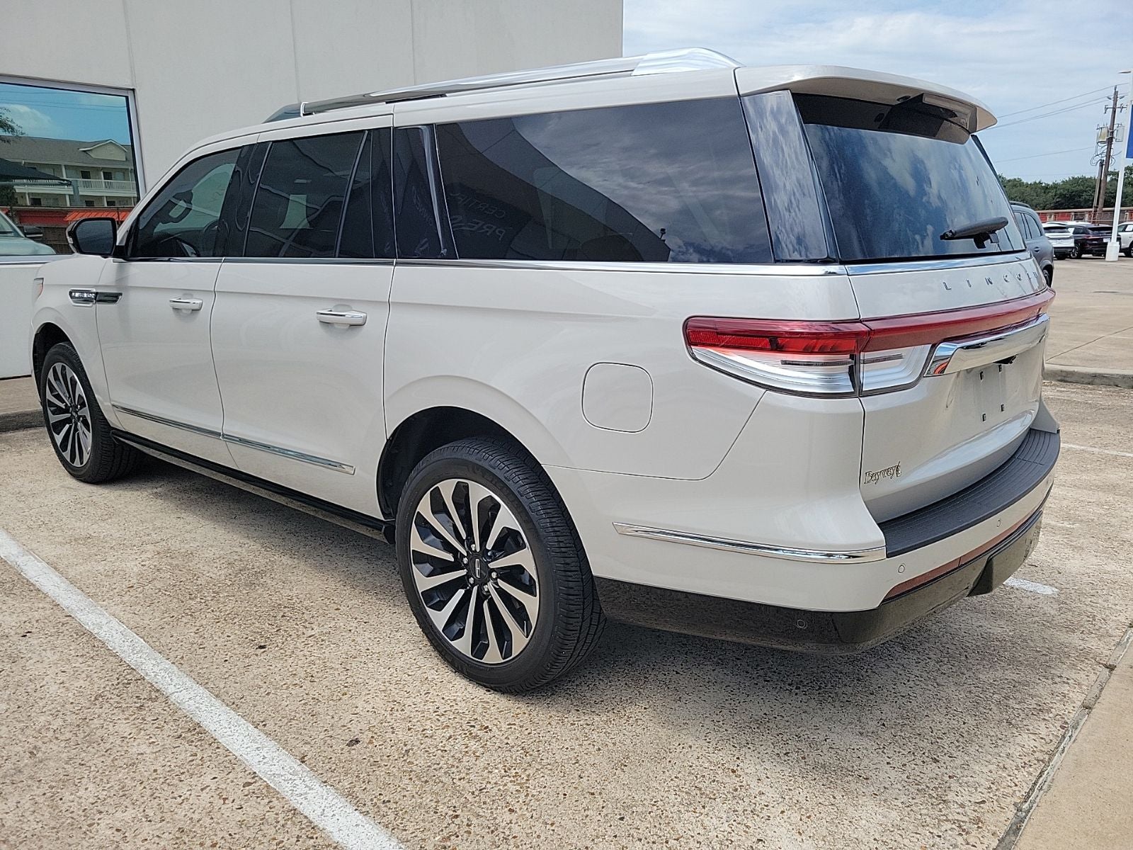 2023 Lincoln Navigator L Reserve