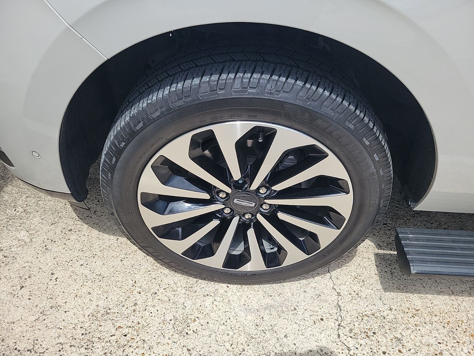 2023 Lincoln Navigator L Reserve