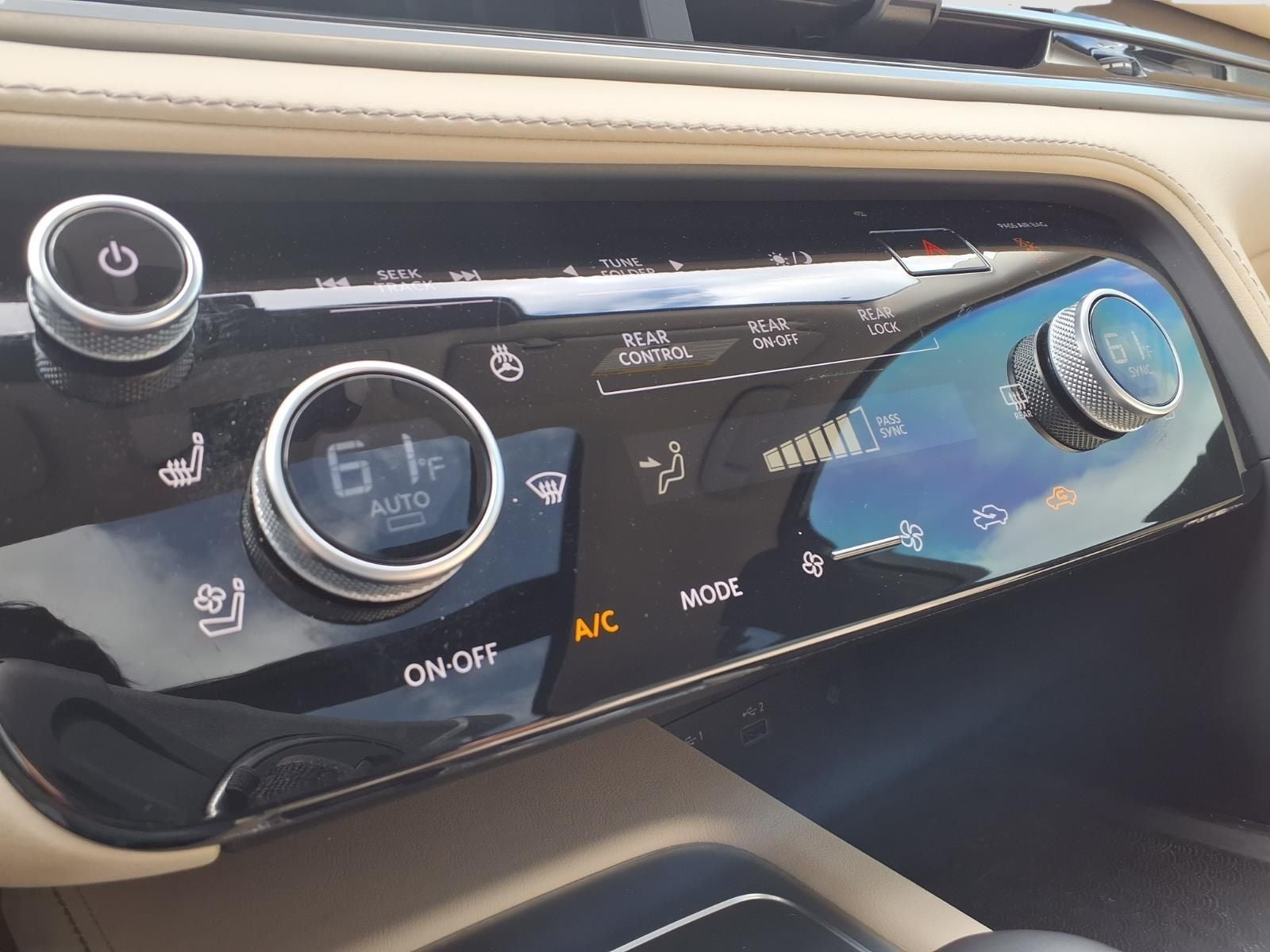 2023 INFINITI QX60 LUXE