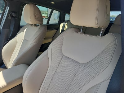 2025 BMW X4 xDrive30i