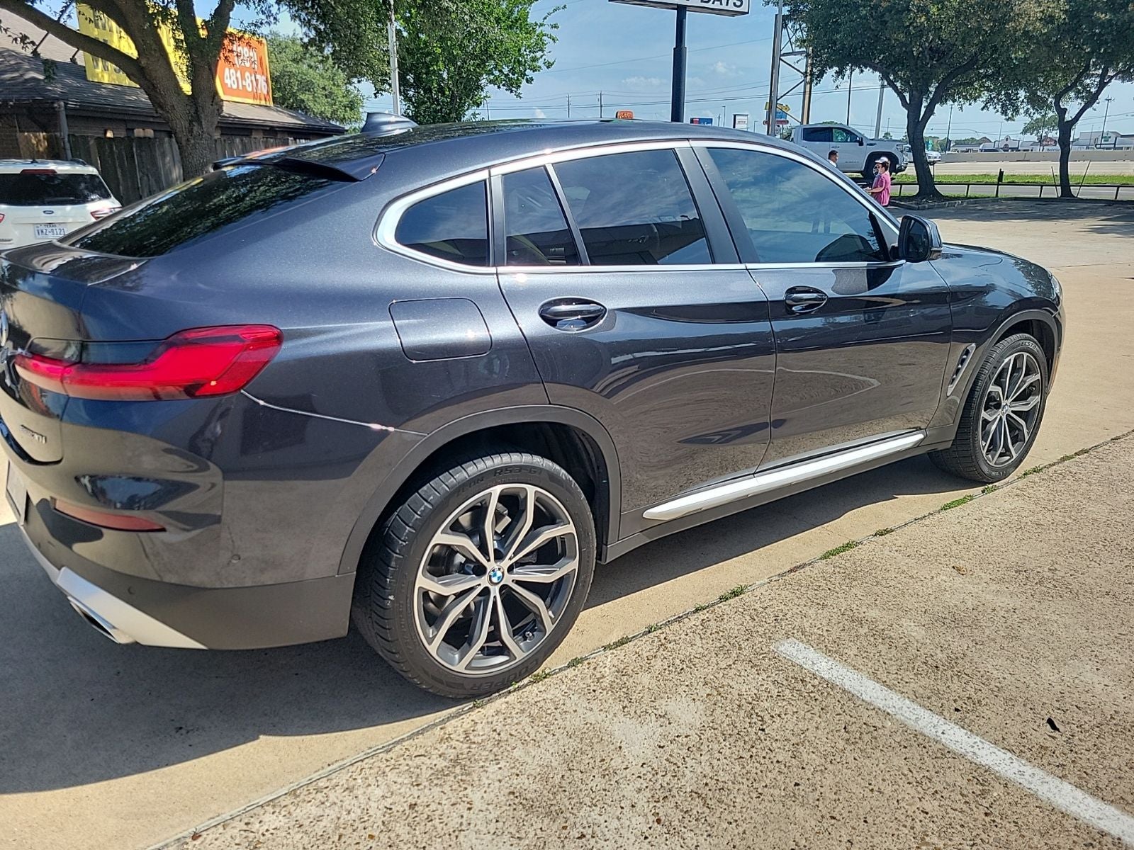 2025 BMW X4 xDrive30i
