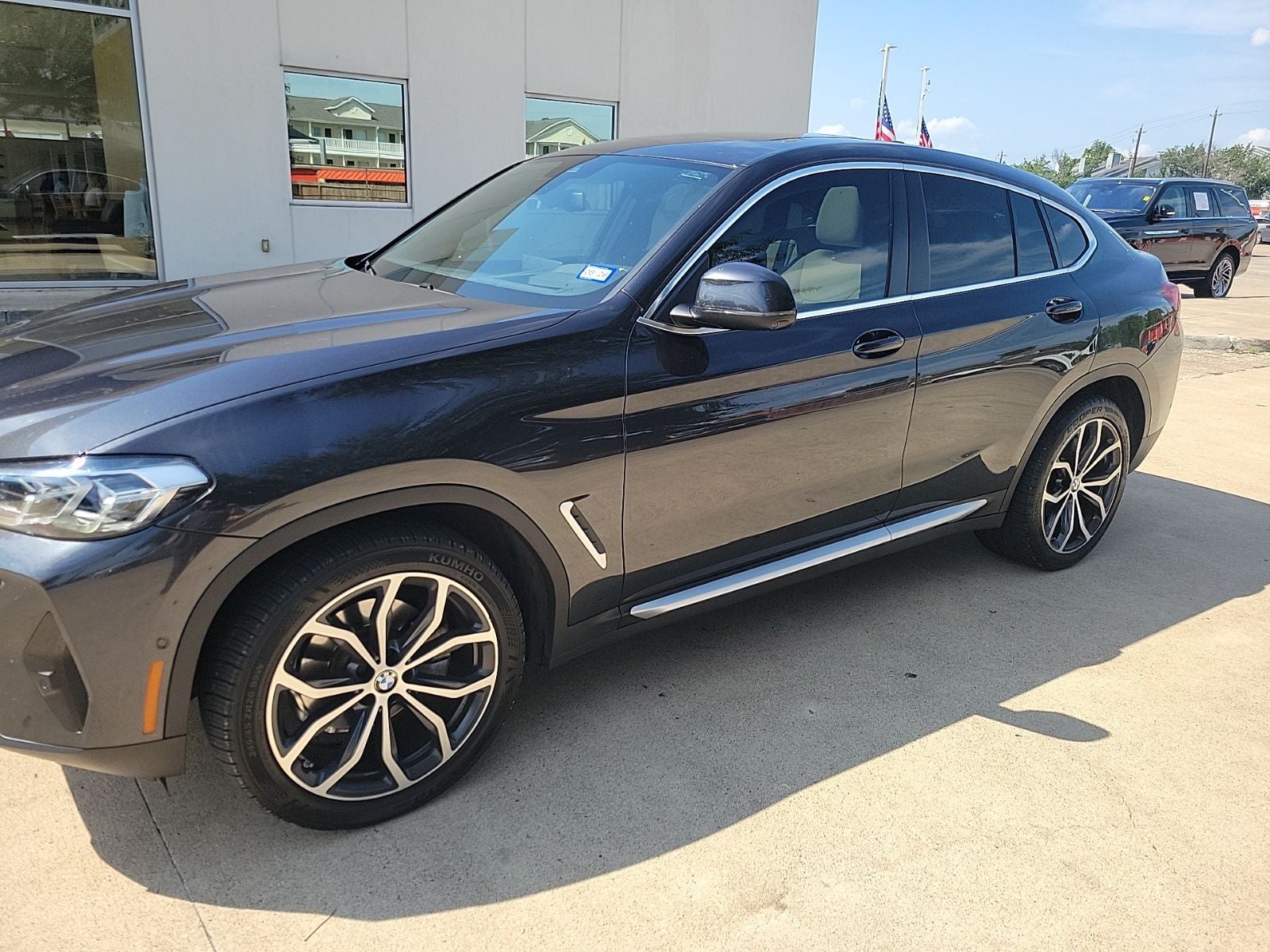 2025 BMW X4 xDrive30i