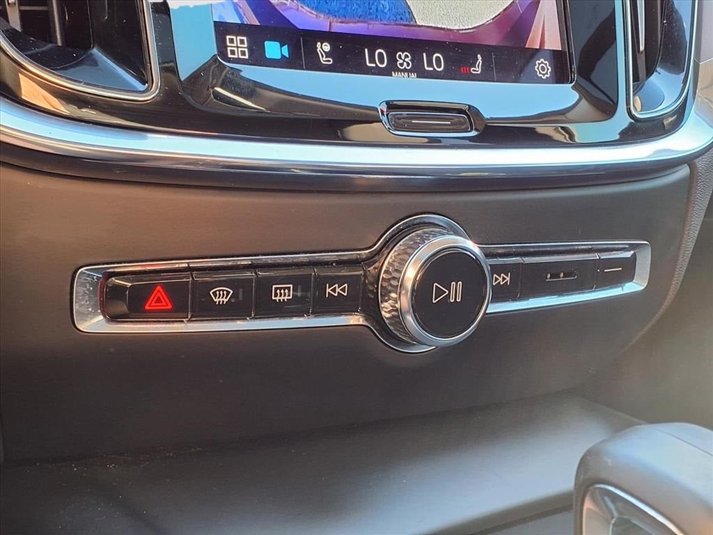 2024 Volvo S60 B5 Core Dark Theme